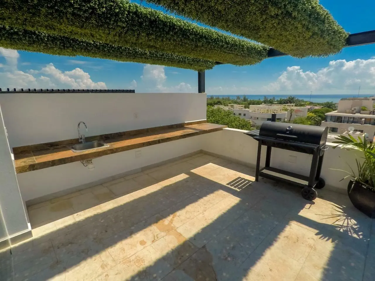 Menesse 32 Luxury Apartments By Mikitito Rentals Playa del Carmen