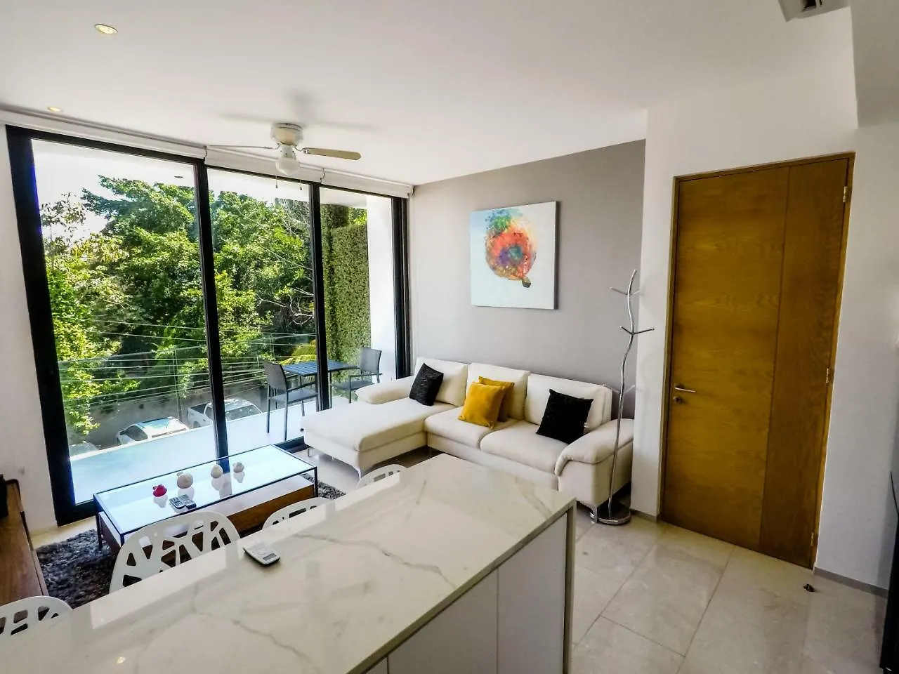 Menesse 32 Luxury Apartments By Mikitito Rentals Playa del Carmen