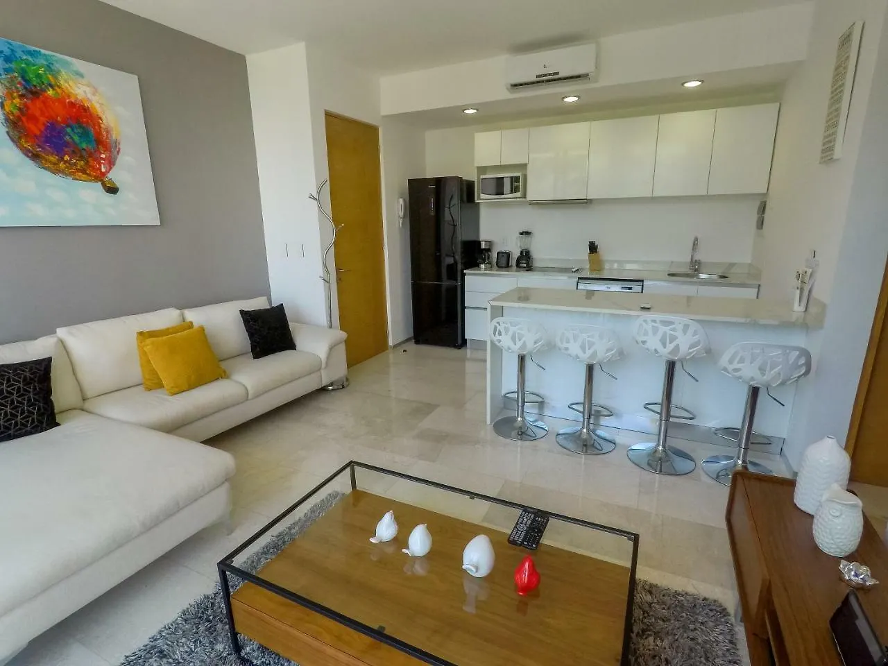 Menesse 32 Luxury Apartments By Mikitito Rentals Playa del Carmen