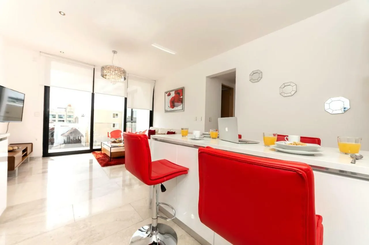 Menesse 32 Luxury Apartments By Mikitito Rentals Playa del Carmen