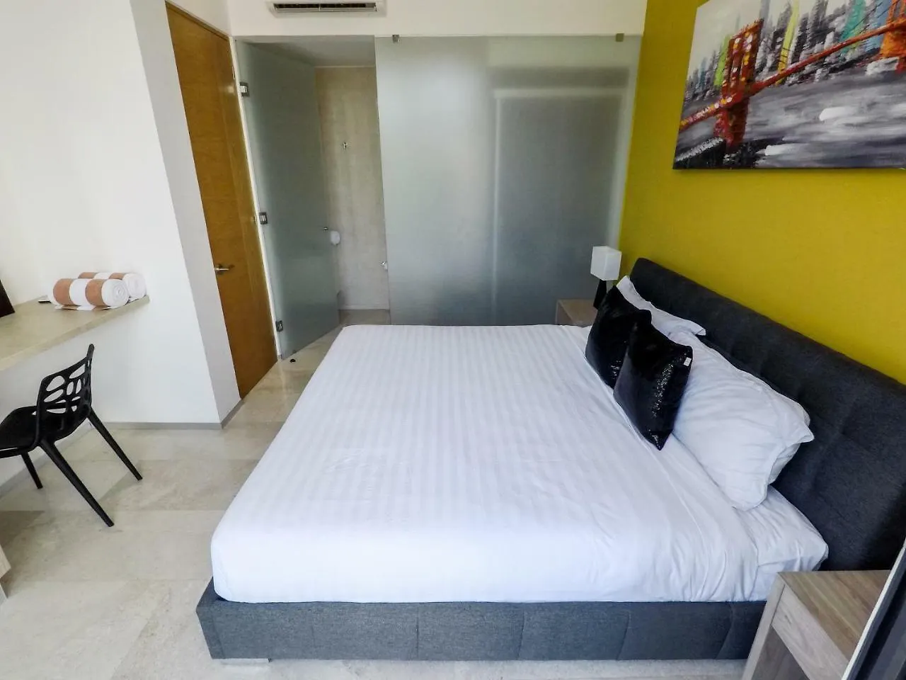 Menesse 32 Luxury Apartments By Mikitito Rentals Playa del Carmen