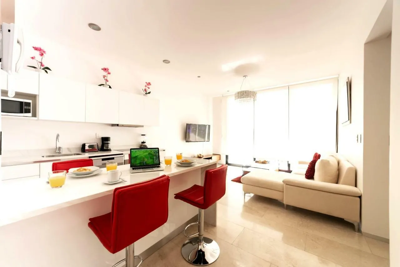 Menesse 32 Luxury Apartments By Mikitito Rentals Playa del Carmen Mexico