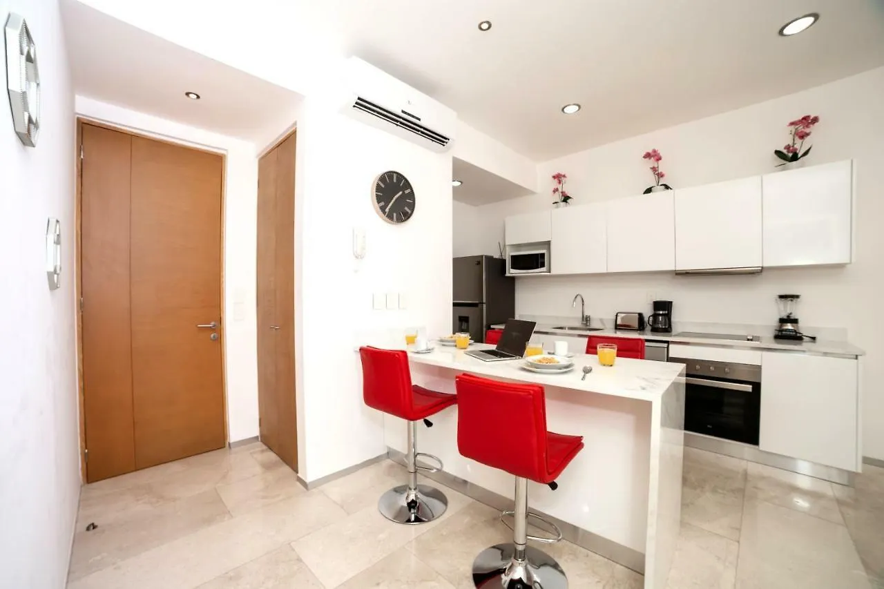 Menesse 32 Luxury Apartments By Mikitito Rentals Playa del Carmen Mexico
