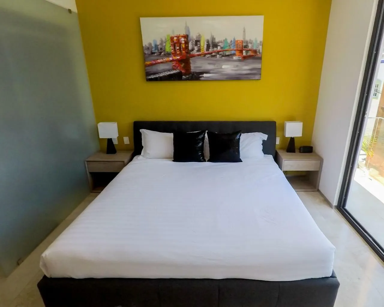 Menesse 32 Luxury Apartments By Mikitito Rentals Playa del Carmen