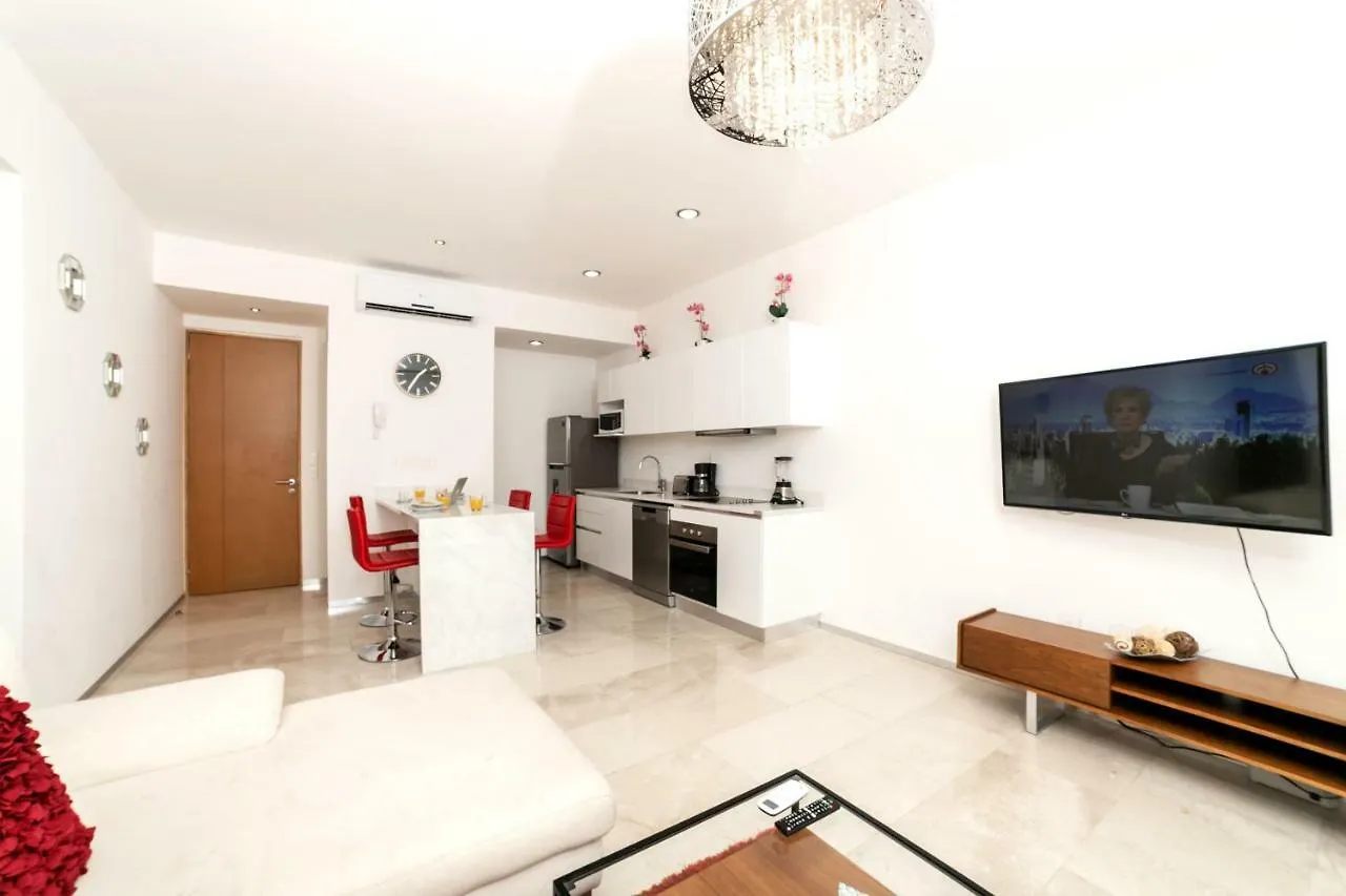 Menesse 32 Luxury Apartments By Mikitito Rentals Playa del Carmen Mexico